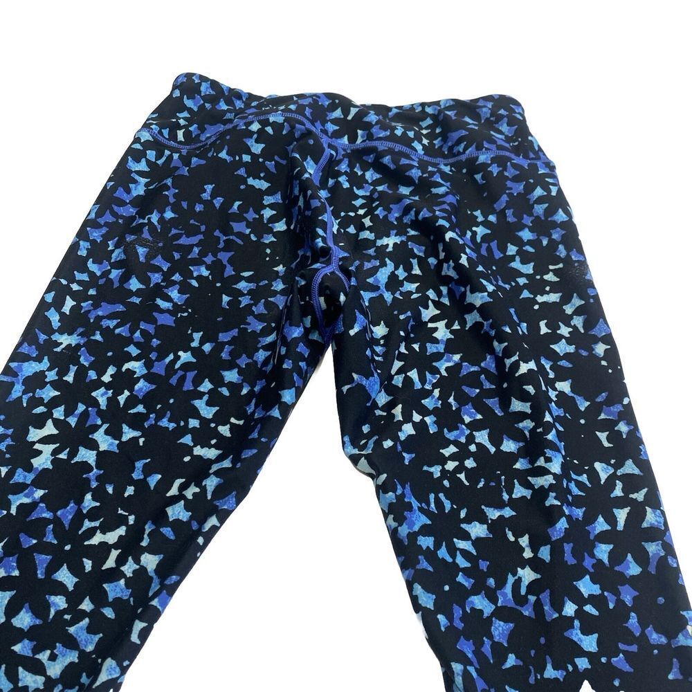 Reebok Womens Capri Cropped Leggings Yoga Running Size M Blue Black Print Sports
